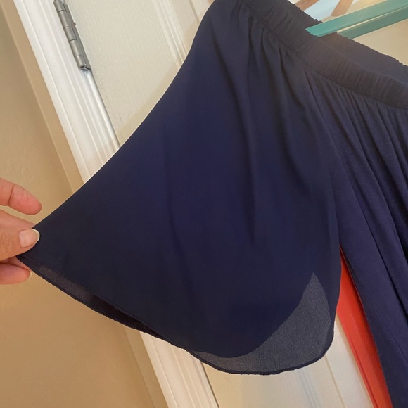 Top - Picture 2 of 4